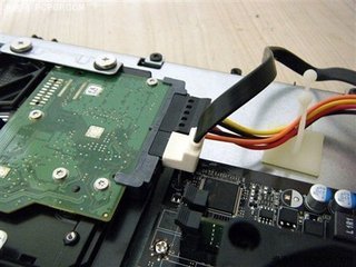机械硬盘怎么装入主机