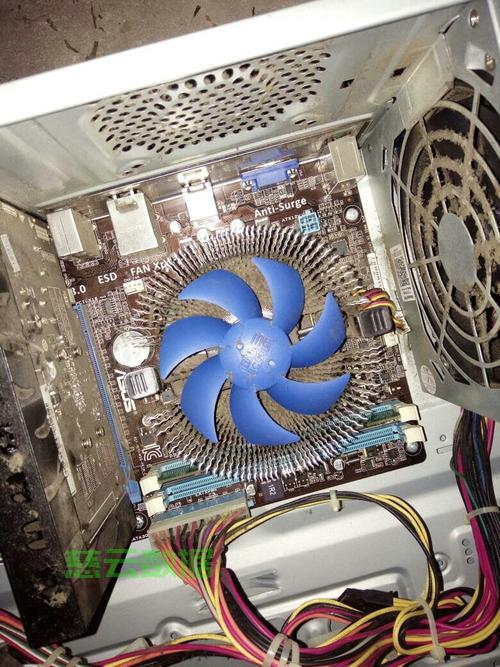 主机一开里面风扇嗡嗡的